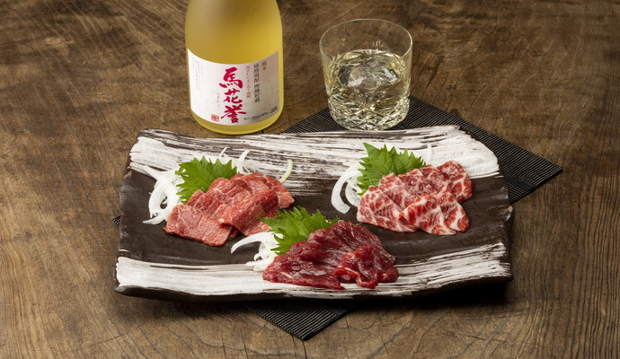 常楽酒造 本格米焼酎 馬花誉(うまかよ)/馬刺し(大トロ・中トロ・上赤身)