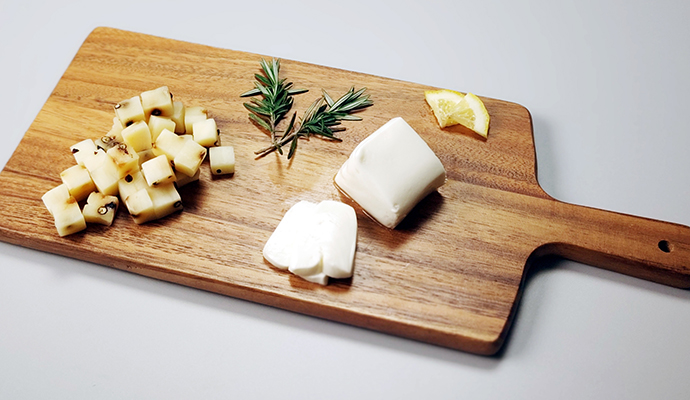 シャトージュン 甲州/秋田のチーズ2点セット