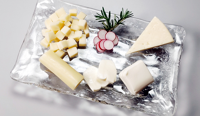 シャトージュン 甲州/秋田のチーズ4種セット