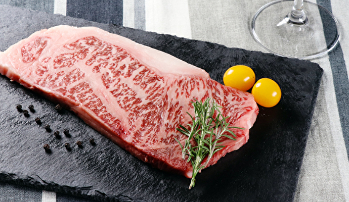 安曇野ワイナリー メルロ樽熟成/神戸牛サーロインステーキ